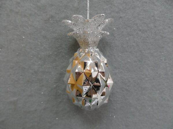 Item 303158 Silver Pineapple Ornament