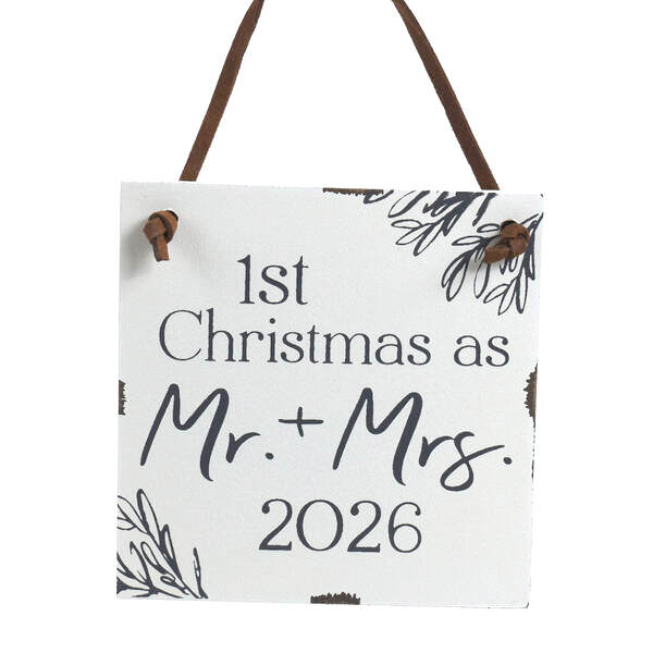 Item 609052 Mr Mrs 2026 Chippy Ornament