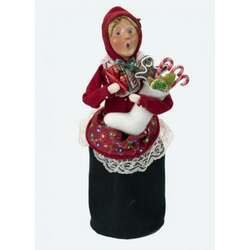 Item 113294 FAMILY WITH STOCKINGS WOMAN