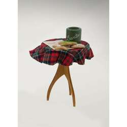 Item 113413 Milk & Cookies Table