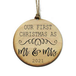 Item 613269 Mr And Mrs 2023 Ornament